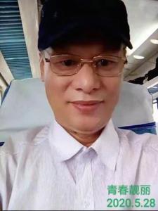 青春靓丽的女孩图片